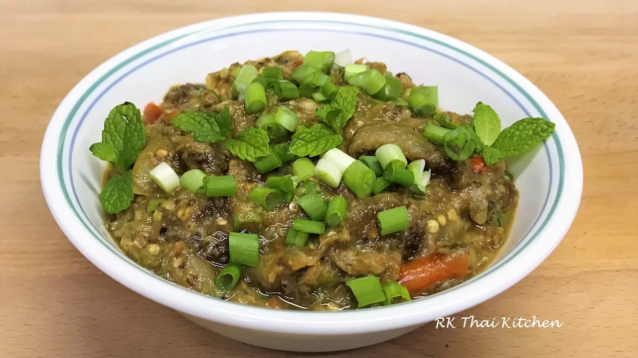  Spicy Eggplant with Mackerel Salad (Soop Makeua).