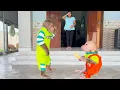 Download Lagu Baby monkey heartwarming act of special care touched Mom \u0026 CUTIS🫣🙈