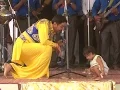 Download Lagu Gurdas Maan Live Kudiye Kismat Pudhiye Tenu Ena Pyar Daen