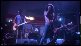 Download Slank - Mawar Merah (Live Performance) MP3