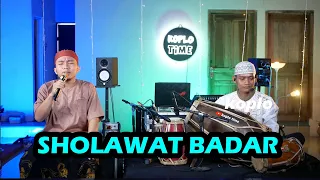 Download Bikin Hati Adem Sholawat Badar versi koplo feat. Sulthon @Santri Njoso MP3