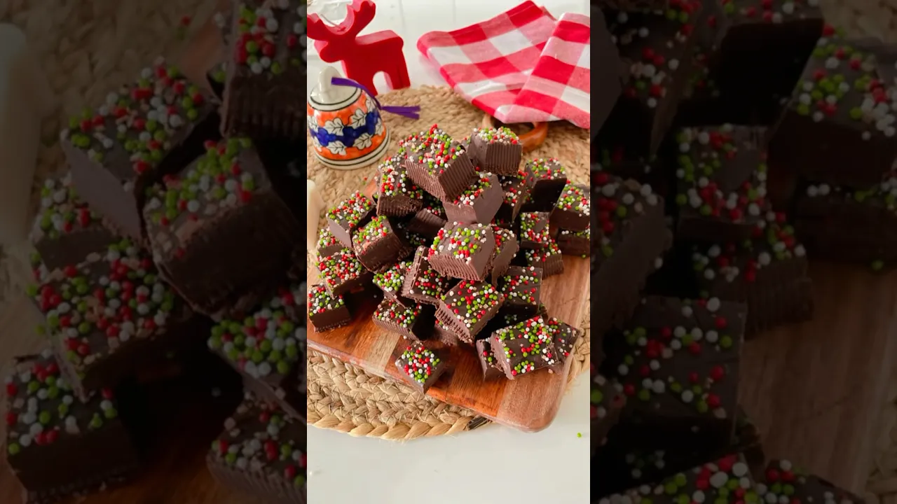 Christmas Fudge Recipe #shorts (All ingredients mentioned in the pinned comment) #bakewithdeepali