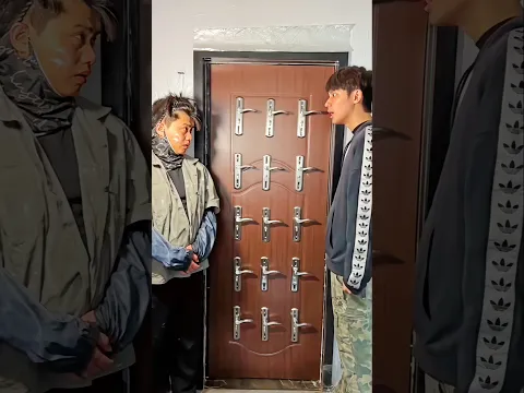 The Owner Checked the House… But Every New Discovery Made Him More Confused