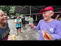 Download Lagu BELANJA SARAPAN PAGI DARI FOOD PANDA SEMUA KELUARGA SANDRAMUKI DI RUMAH PANJANG // 