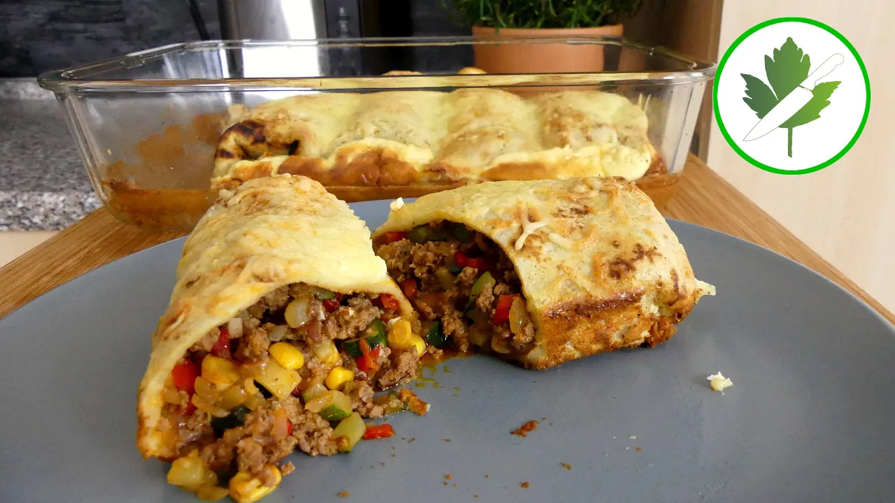 GEFÜLLTE GRATINIERTE PFANNKUCHEN mit einer CHAMPIGNON-LAUCH-PFANNE gefüllt, VEGETATRISCH