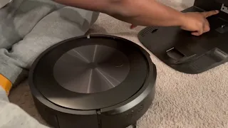 UNBOXING iRobot Roomba j8 8550 Wi-Fi Connected Self-Emptying Robot Vacuum