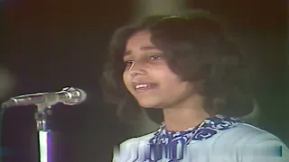 الفنانة تونس مفتاح نسيتك يالبعيد 