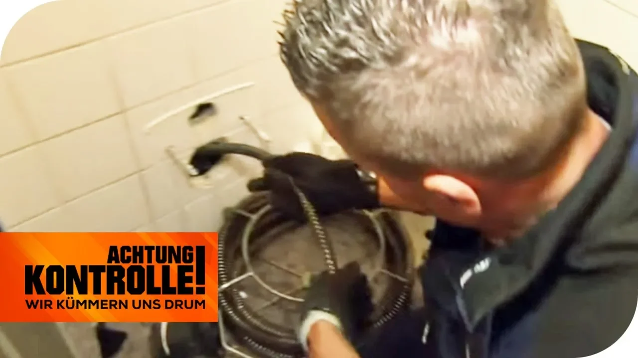 HILFE Waschbecken fließt nicht ab ; Rohrreinigung mit Spirale, Welle