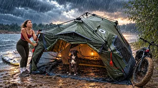 ☔️ COZY SOLO CAMPING IN THE RAIN WITH A DOG ON A SANDY RIVER BEACH👙