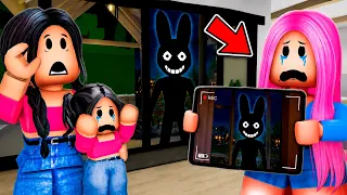 A SCARY ENTITY SHOWED UP TO OUR HOUSE in ROBLOX BROOKHAVEN RP!