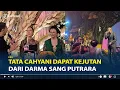 Lagu Bahagianya Tata Cahyani Dapat Kejutan Didatangi Brian McKnight Saat Resepsi Nikahan Darma sang Putra