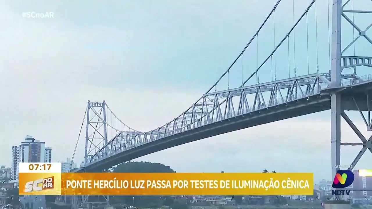 Ponte Hercílio Luz passa por testes de iluminação cênica