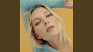 Petite blonde Radio edit