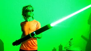 Download the brightest laser pointer in the world! MP3