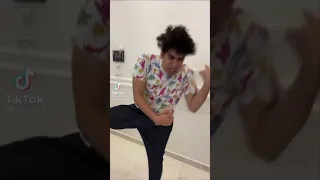 والله ما سويتله شي بس يبي يدلع علي 