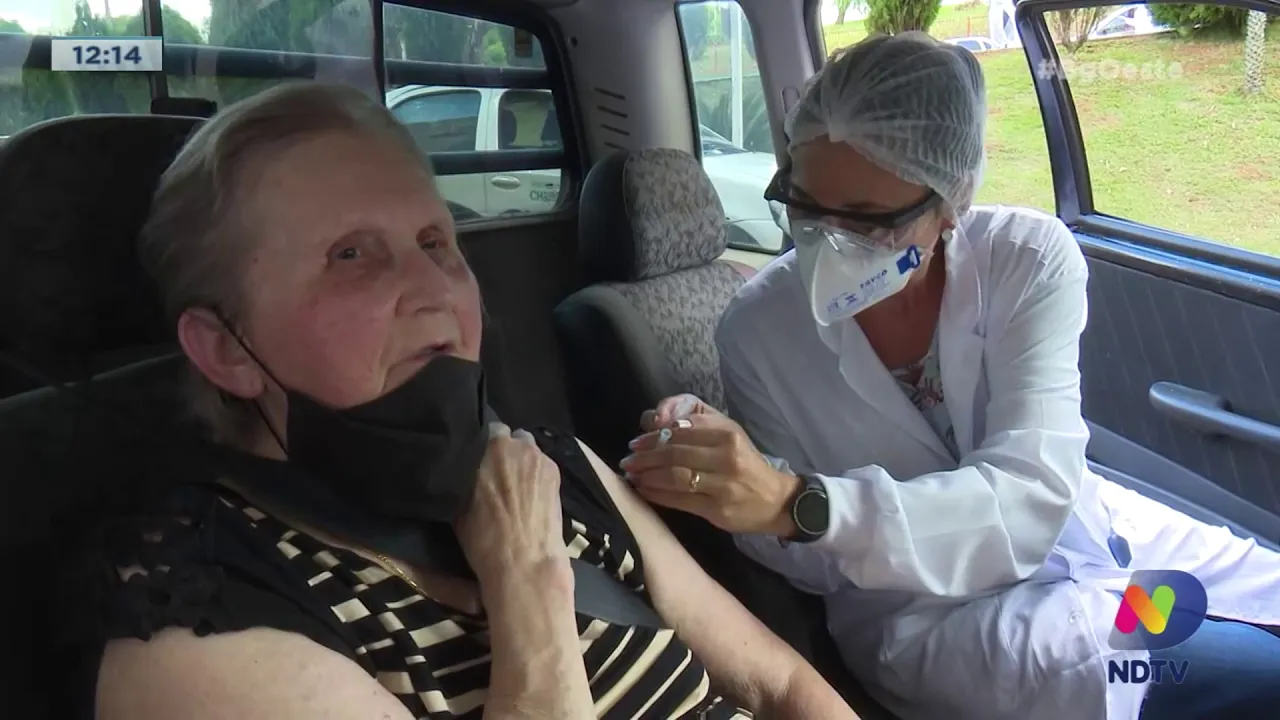 Idosos com mais de 87 anos são vacinados contra à Covid-19 em Chapecó