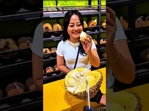 ASMR Caching Durian 😍 #shorts #shortvideo #trending