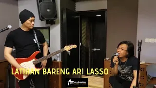 Download ARI LASSO NYANYI MAIN HATI DAN SEMPURNA MP3