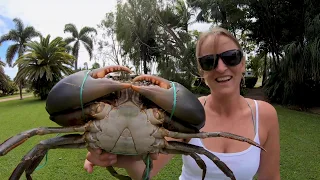 Sailboat Shopping & MONSTER Mud Crabs! We found a Sailboat and go Crabbing. Ep.2