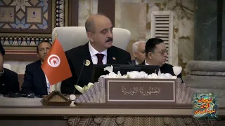 القارئ الشيخ عامر الكاظمي يفتتح القمة العربية بآيات من القرآن الكريم بصوته العراقي الشجي     دندنها