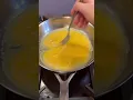 Download Lagu Een omelet bakken in een roestvrijstalen pan #eten #hoe #ei