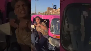 بعد انتشار فيديو له القبض على سواق توكتوك ماشى يرخبش عربيات الناس بمفك  بعد انتشار فيديو له القبض على سواق توكتوك ماشى يرخبش عربيات الناس بمفك