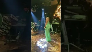 ساريه السواس X عازف البزق فراس سليمان حفله دبي 2022 