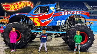Hot Wheels Monster Trucks with Gaby and Alex