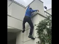 Download Lagu Alex Honnold climbs a building on the AFI campus