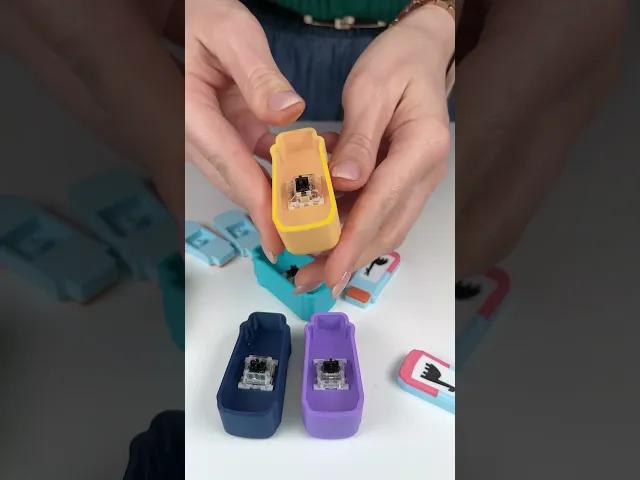 Llama Kuzco's Potion Clicker Keychain Toy, Valentine video thumbnail
