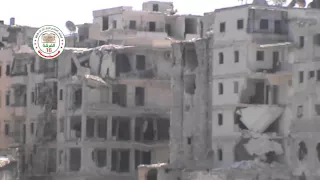 حلب الفرقة في الجيش الحر تستهدف مباني تتمركز بها قوات النظام في حي الأشرفية بمدفع جهنم دندنها