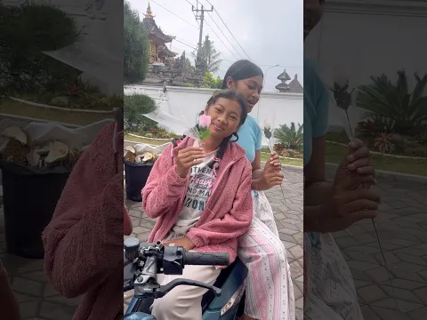 ARI DAN PUSPA JADI S4LTING DI KASI BUNGA