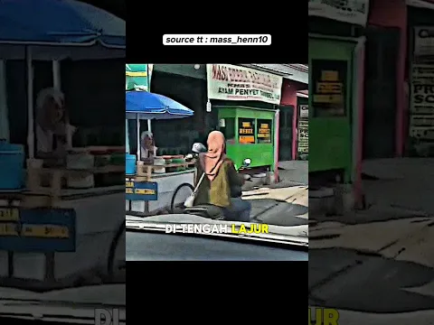 Emak-Emak Santai Beli Es Cincau di Tengah Jalan Sampai Macet Parah
