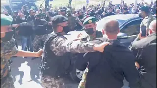 وصول موكب جلالة الملك عبدالله الثاني الى مستشفى السلط دندنها