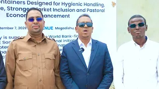 Maamulka Gobolka Banaadir ayaa haween ka ganacsada caanaha ku wareejiyay agab