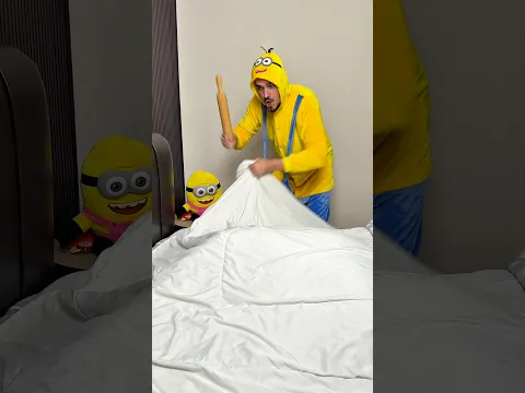 What’s under the blanket?😳