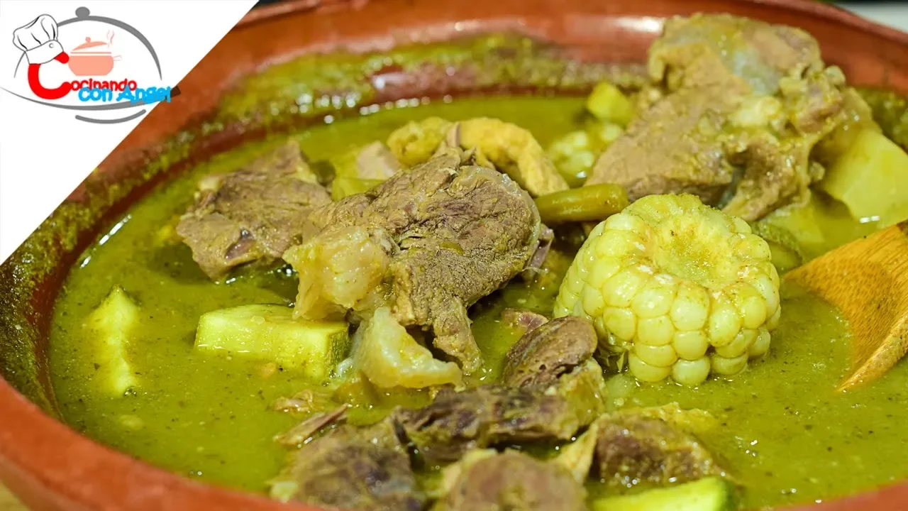 Mole de Olla Verde con Carne de Res