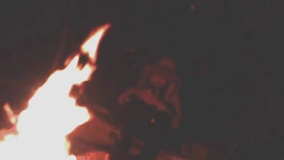 رماد أخيرا أشعر به اللعنة سيبتسم الجميع الآن المتمرد من كتاب المتمرد 