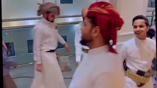 رقص الفنان أصيل أبوبكر في عرس الفنان طه باكر بالثانية ألف ألف ألف مبروك للفنان طه باكر زوجة الثانية  رقص الفنان أصيل أبوبكر في عرس الفنان طه باكر بالثانية ألف ألف ألف مبروك للفنان طه باكر زوجة الثانية