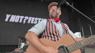Getting 15000 People To Sing The Pepto Bismol Advert Song