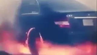 حالة واتس اب عربيتك بدور فرملها 