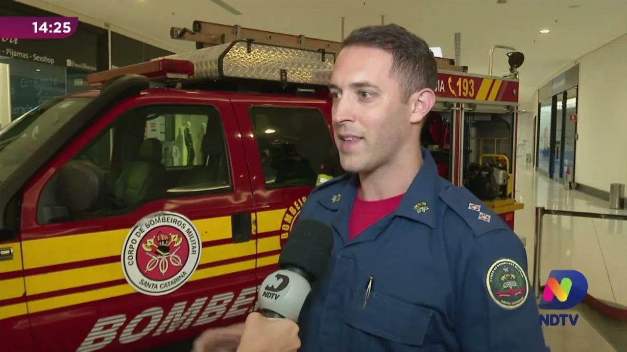 Semana dos Bombeiros: exposição conta com equipamentos do dia a dia dos profissionais
