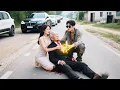 Download Lagu 剛復明的鄉下小夥路上隨手一拍救活首富，當場10輛豪車送他進城，女總裁隔天獻酥胸和億萬家產以身相許！#爽劇 #神醫 #逆襲