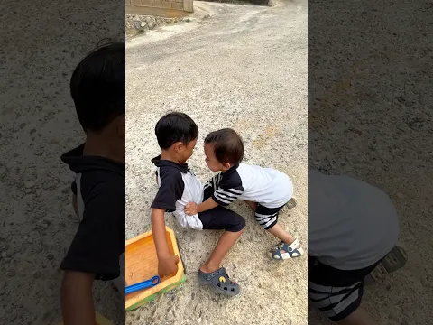Drama Adek Kakak tiap pagi