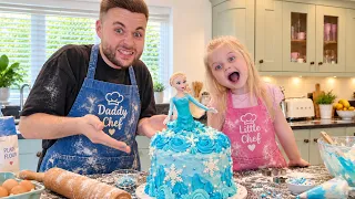 We made a FROZEN ELSA Cake! (Daddy & Daughter)