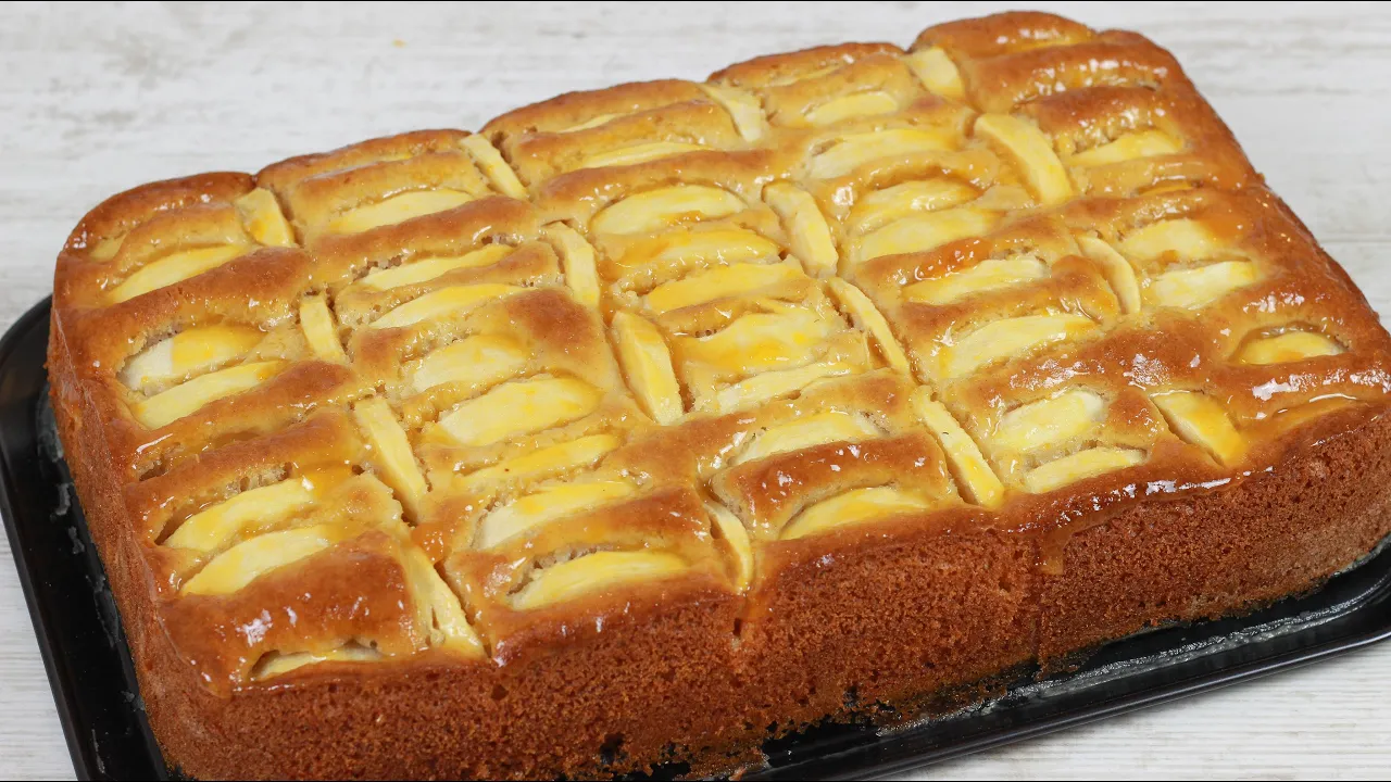 
          
          
          
            
            Der weltbeste Apfelkuchen vom Blech I Blechkuchen saftig und fluffig
          
        . 