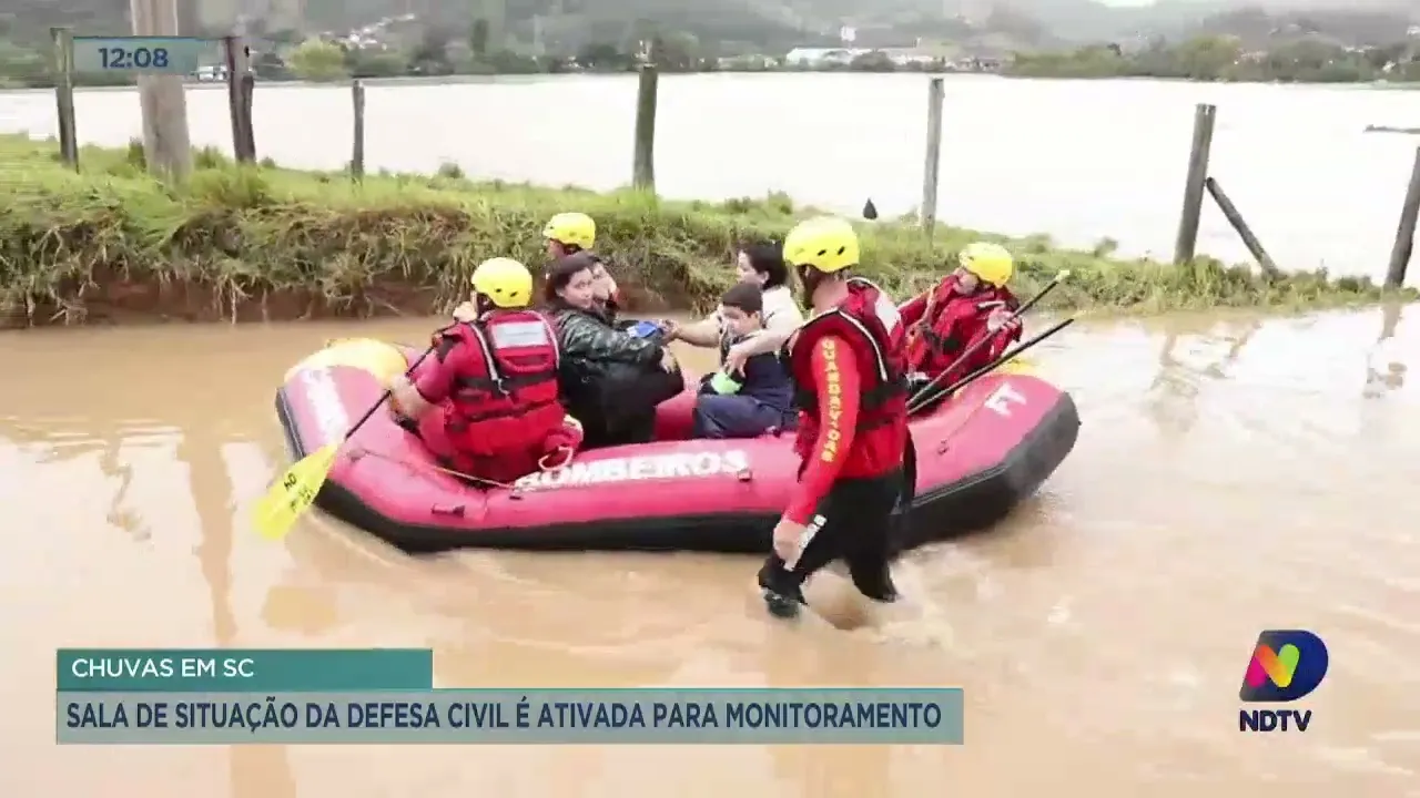 Chuvas em SC: sala de situação da defesa civil é ativada para monitoramento