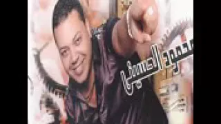 انا شارب سيجاره بني 