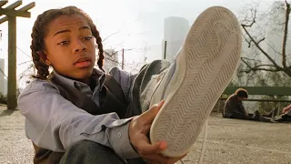 طفل يتيم يجد حذاء رياضي قديم وفجأة الحذاء يحوله الى اشهر لاعب بامريكا Like Mike 