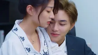 بنت فقيرة بتشتغل خدامة عند شاب وسيم بس أعمى في الأول مش بيكون طايقها بس بعدين بيقع في حبها ملخص كامل 